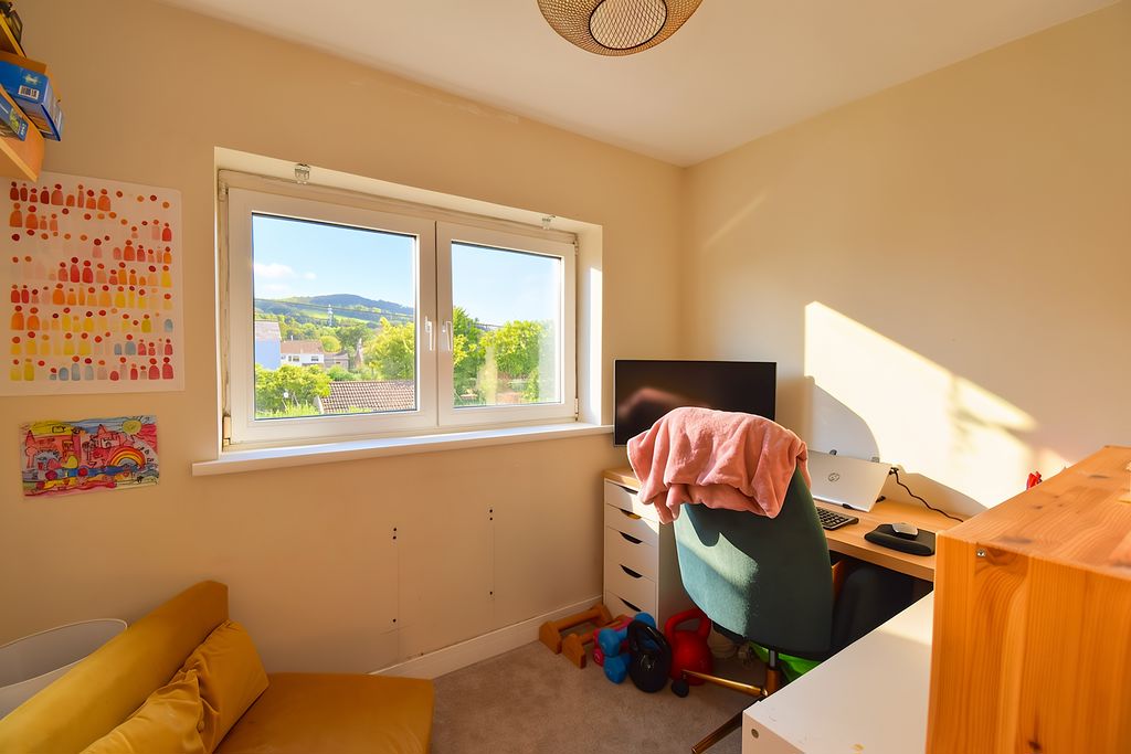 Bedroom- click for photo gallery